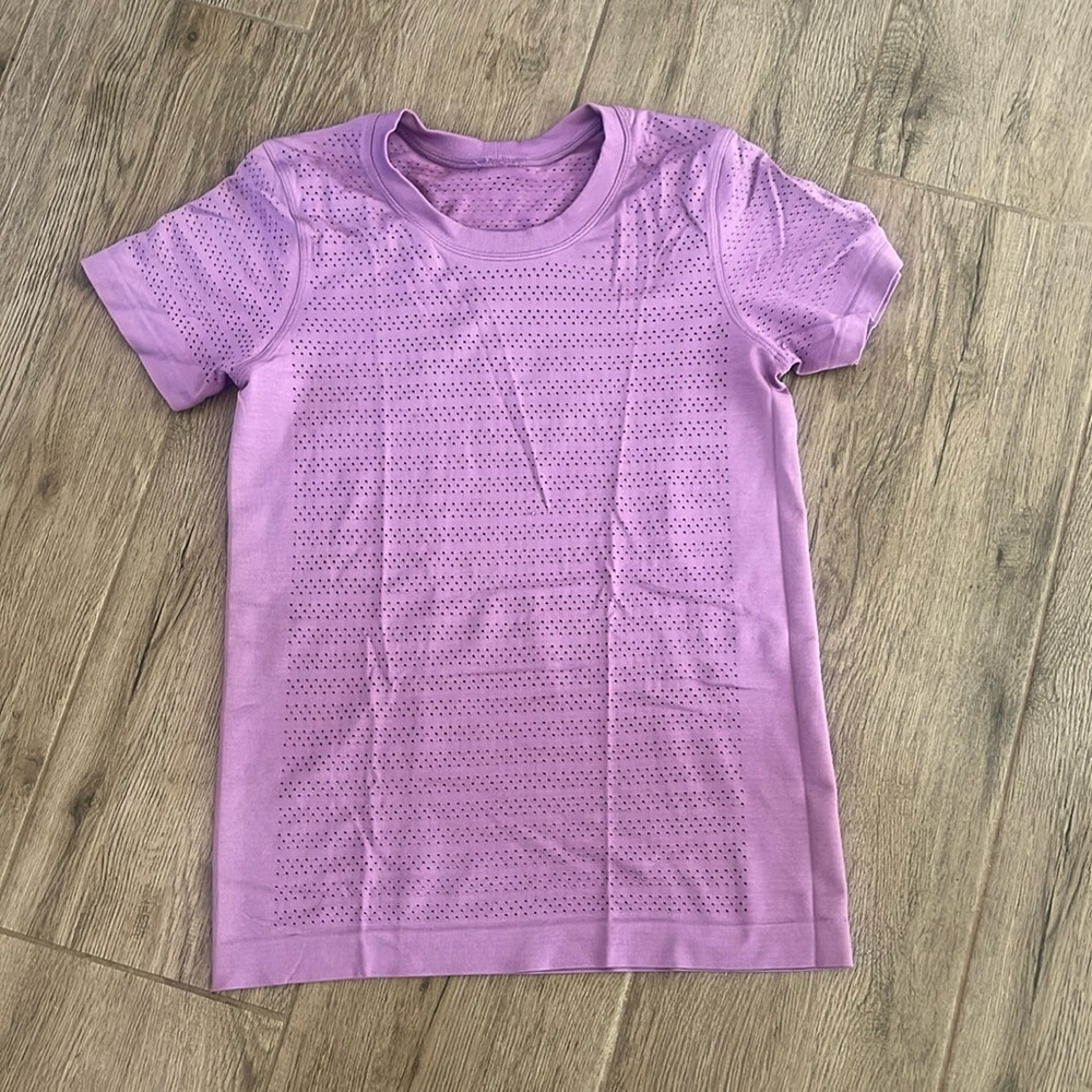 Lululemon Swiftly Breathe Short-Sleeve Tee